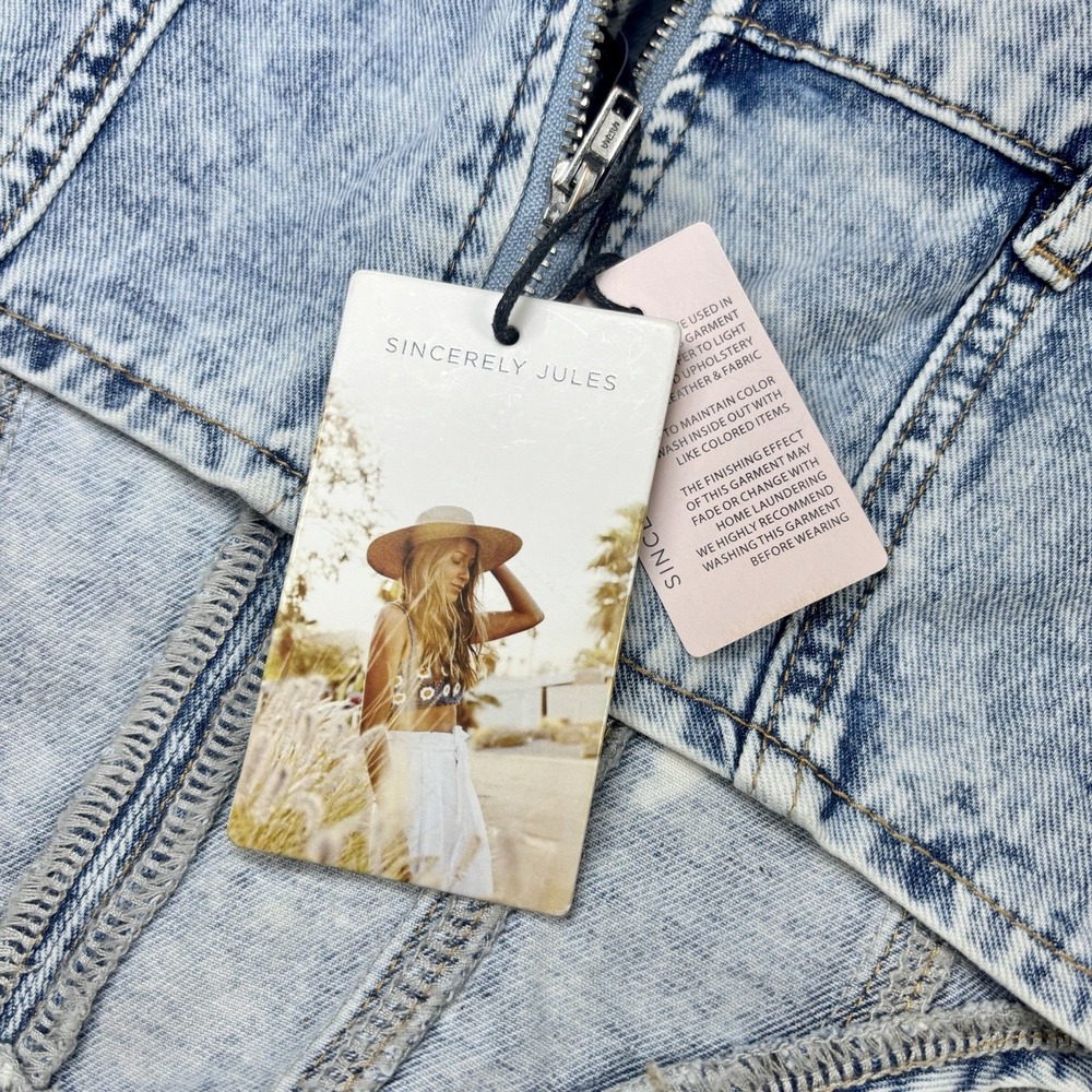 Sincerely Jules NWT Women's Sleeveless Acid Wash Denim Crop‎ Top - Picture 2 of 9